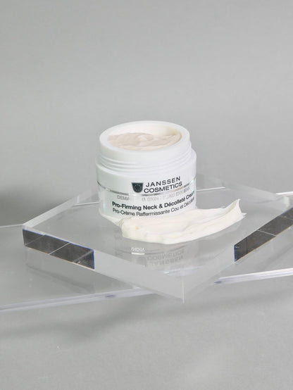 PRO-FIRMING NECK & DECOLLETE CREAM l Kiinteyttävä kaula- ja decolleteevoide ikääntyvälle iholle l Janssen Cosmetics